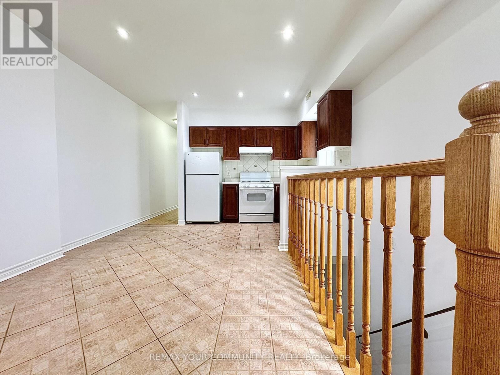 Property Photo:  2415 Dundas Street West Unit 3  ON M6P 1X3 