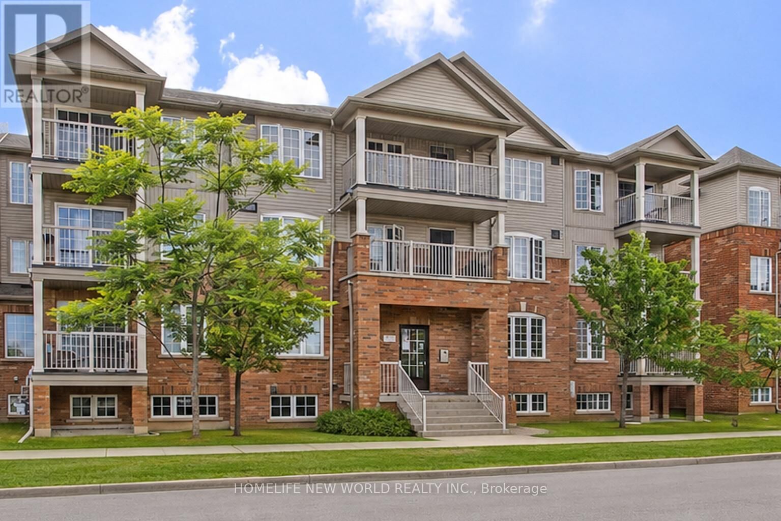 Property Photo:  133 Isaac Devins Boulevard 3  ON M9M 0C4 