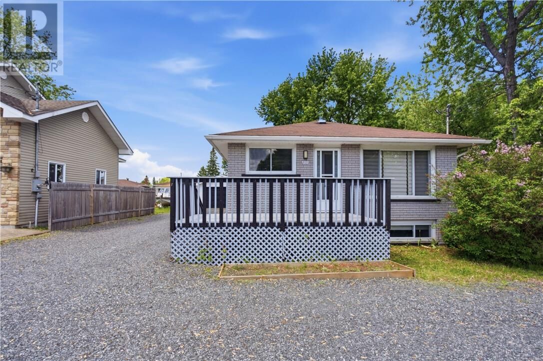 Property Photo:  3135 Louis Street  ON P3N 1B9 