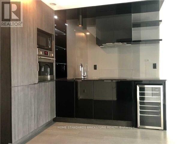 Property Photo:  70 Temperance Street 4009  ON M5H 0B1 