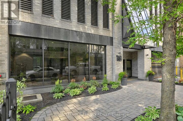 Property Photo:  18 Nepean Street Ph1  ON K2P 2L2 
