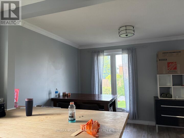 Property Photo: 17 Daphne Crescent Main ON L4M 2Y7