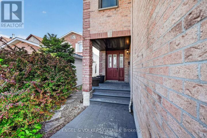 Property Photo:  6592 Windsong Avenue  ON K1C 6M9 