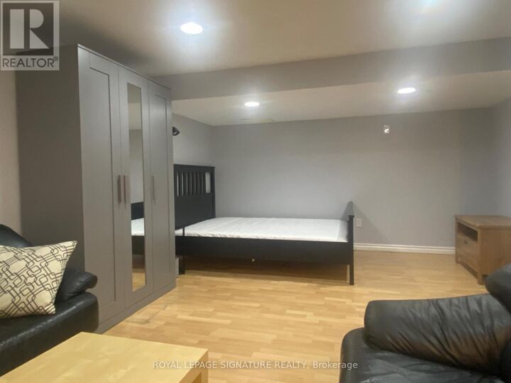 Property Photo:  72 Whitehorn Crescent B-8  ON M2J 3B2 