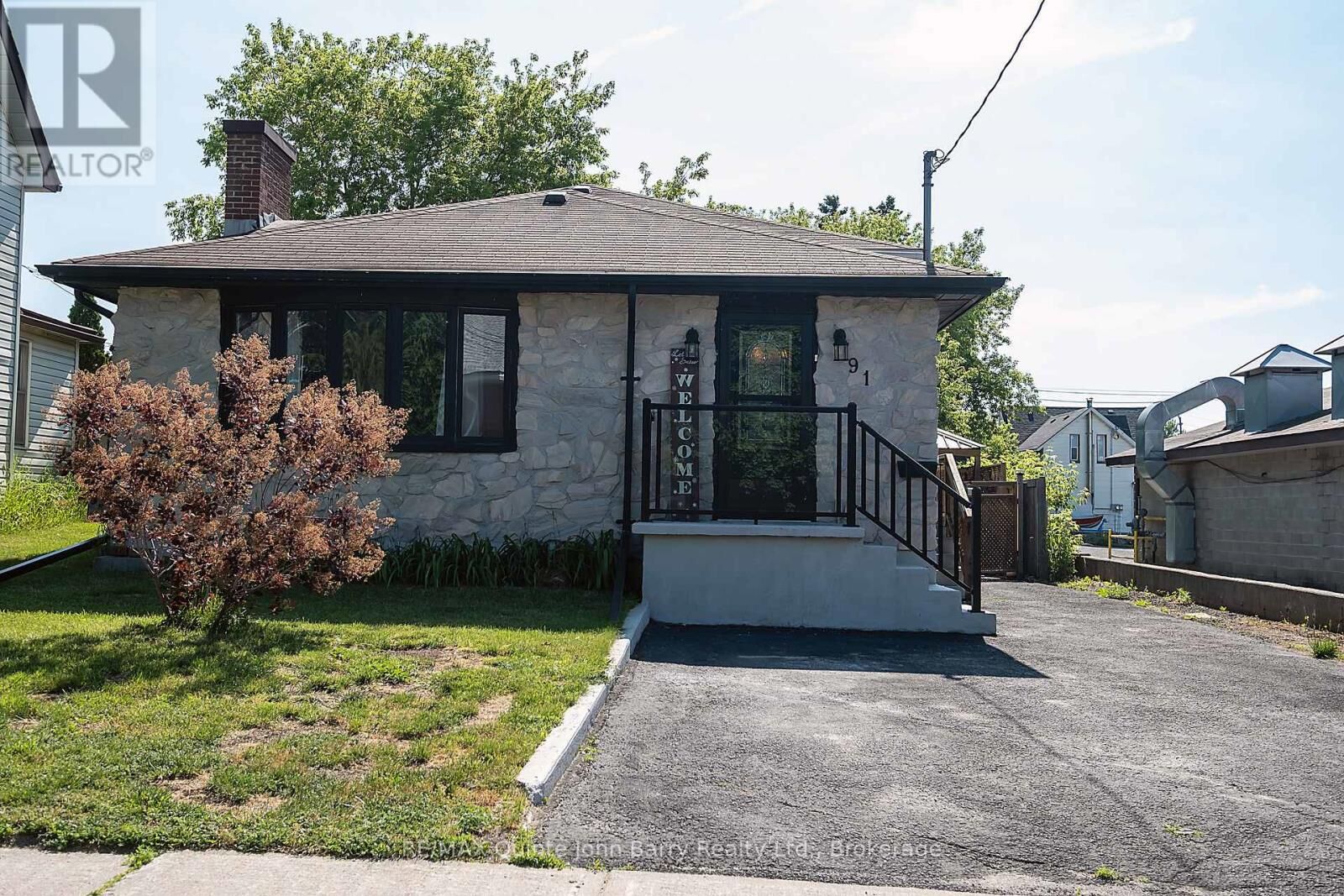 Property Photo: 91 Scott Street ON K8V 3B5