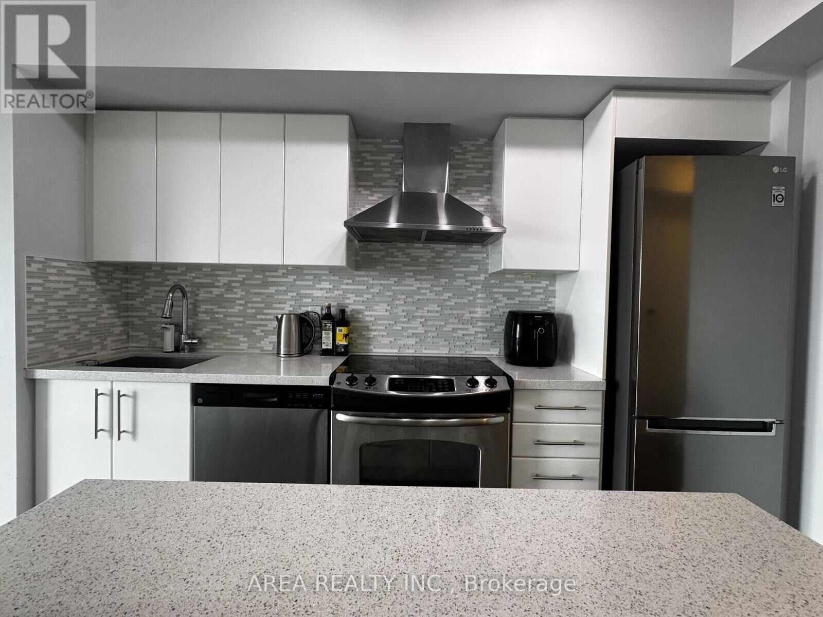 Property Photo:  58 Orchard View Boulevard 1401  ON M4R 1B9 