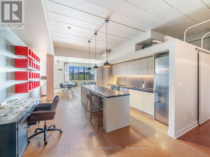 Property Photo: 160 Baldwin Street 405 ON M5T 1L8