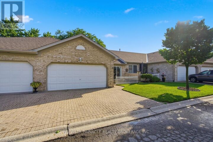 Property Photo: 825 Shelborne Street 13 ON N5Z 5B7