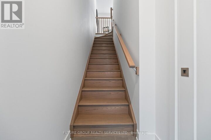 Property Photo:  34 Poplar Avenue Unit 4  ON M9B 3R4 
