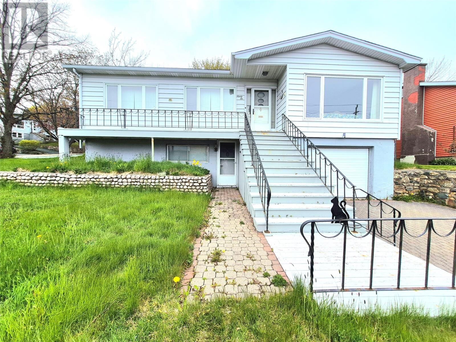 Property Photo:  92 The Boulevard  NL A1A 1K5 