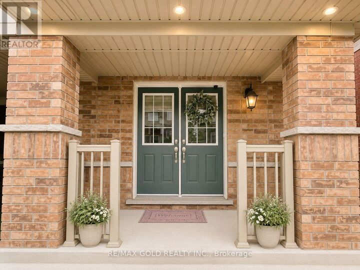 Property Photo:  5 Lowes Hill Circle  ON L7C 4H4 