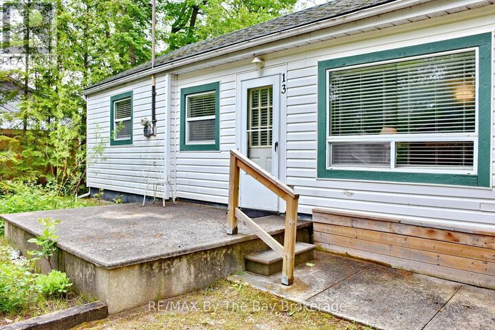 Property Photo:  13 5th Lane  ON L9Z 2E9 