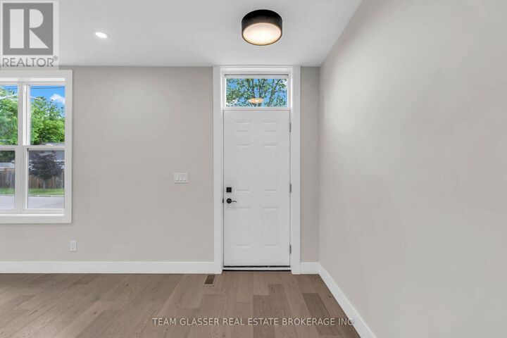 Property Photo:  89 Elm Street  ON N5Z 2K4 
