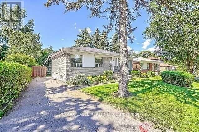 Property Photo: 43 Boothbay Crescent Main ON L3Y 1Y6