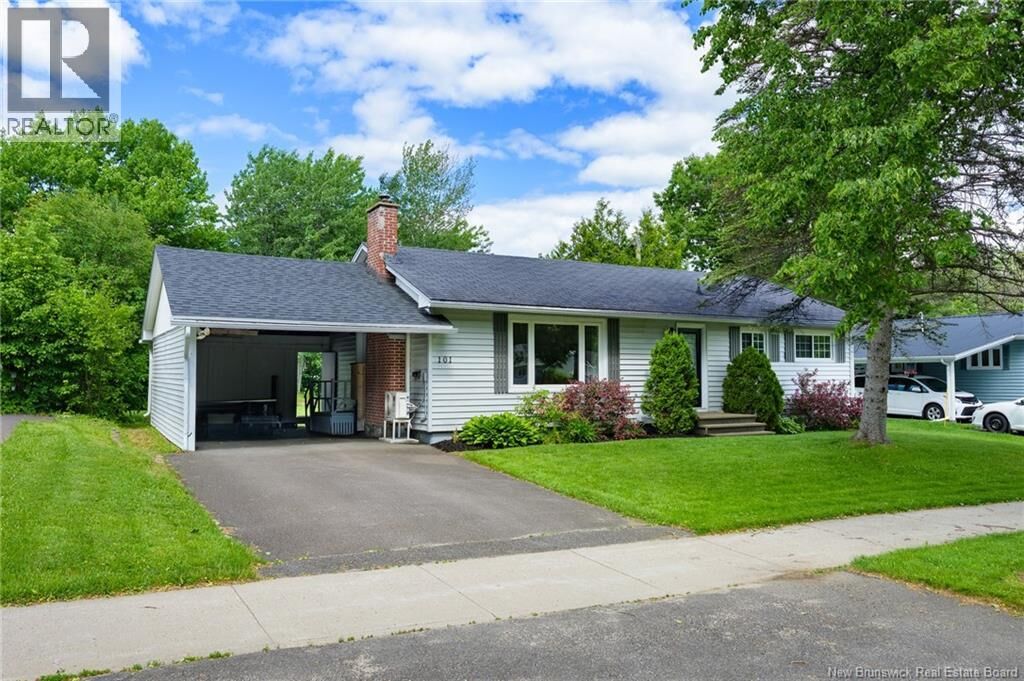 Property Photo:  101 Dover Crescent  NB E3B 4T8 