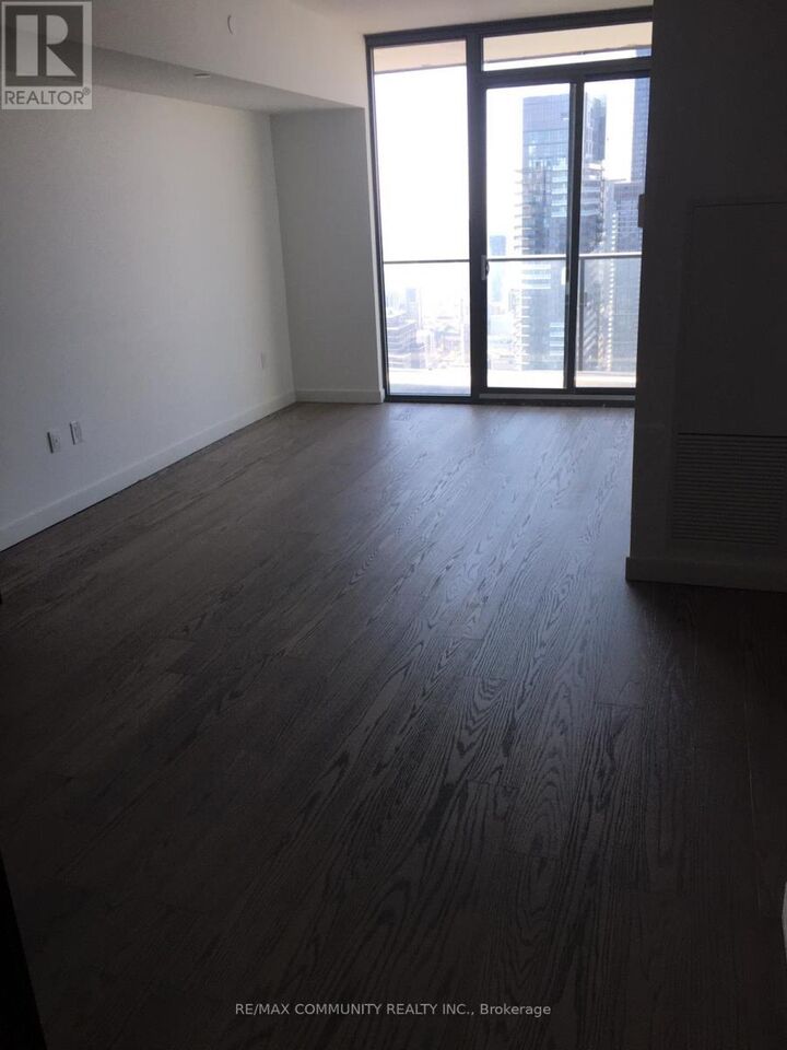 Property Photo:  11 Wellesley Street West 5504  ON M4Y 1E8 