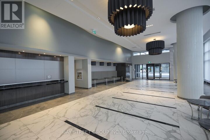 Property Photo: 105 Oneida Crescent Ph03 ON L4B 0H6