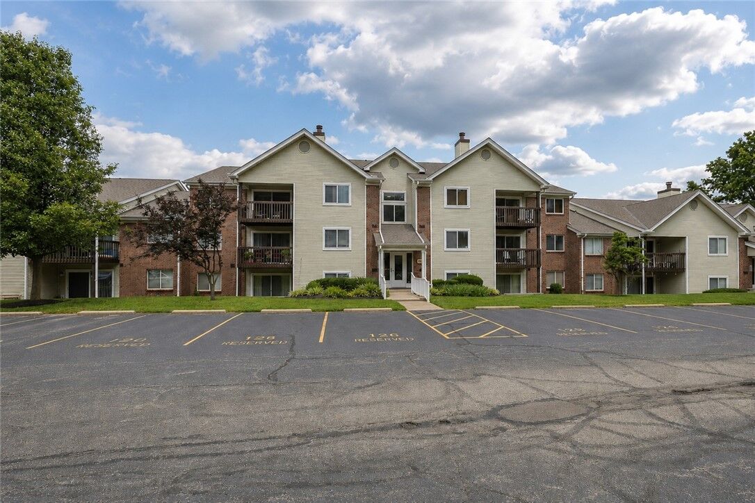Property Photo:  5984 Meadow Creek Drive 6  OH 45150 