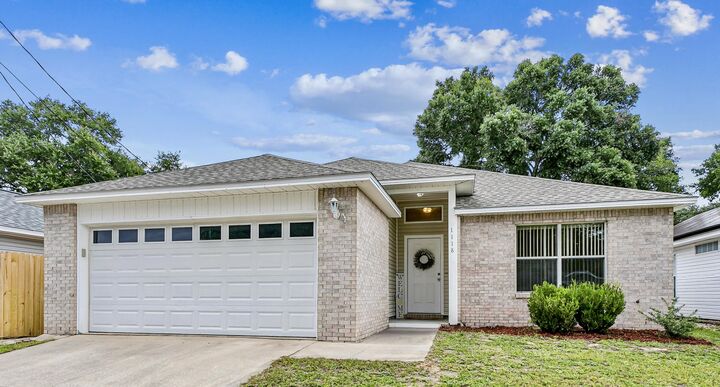 Property Photo: 1118 Ivey Terrace FL 32578