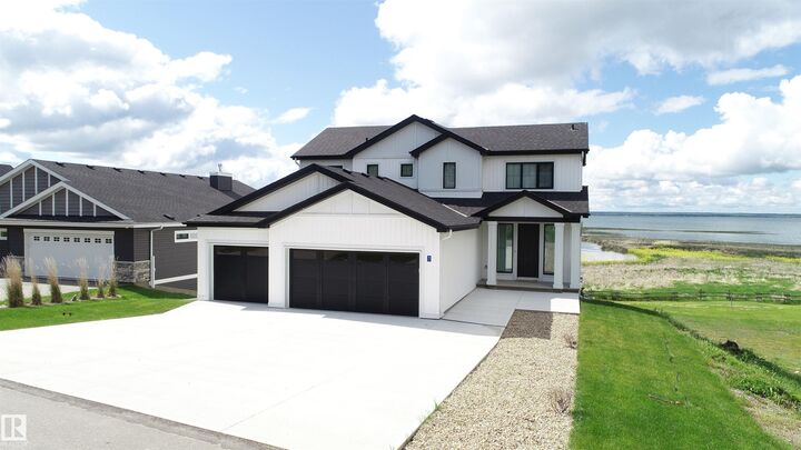 Property Photo: 7, 55101 Ste. Anne Trail AB T0E 1A1