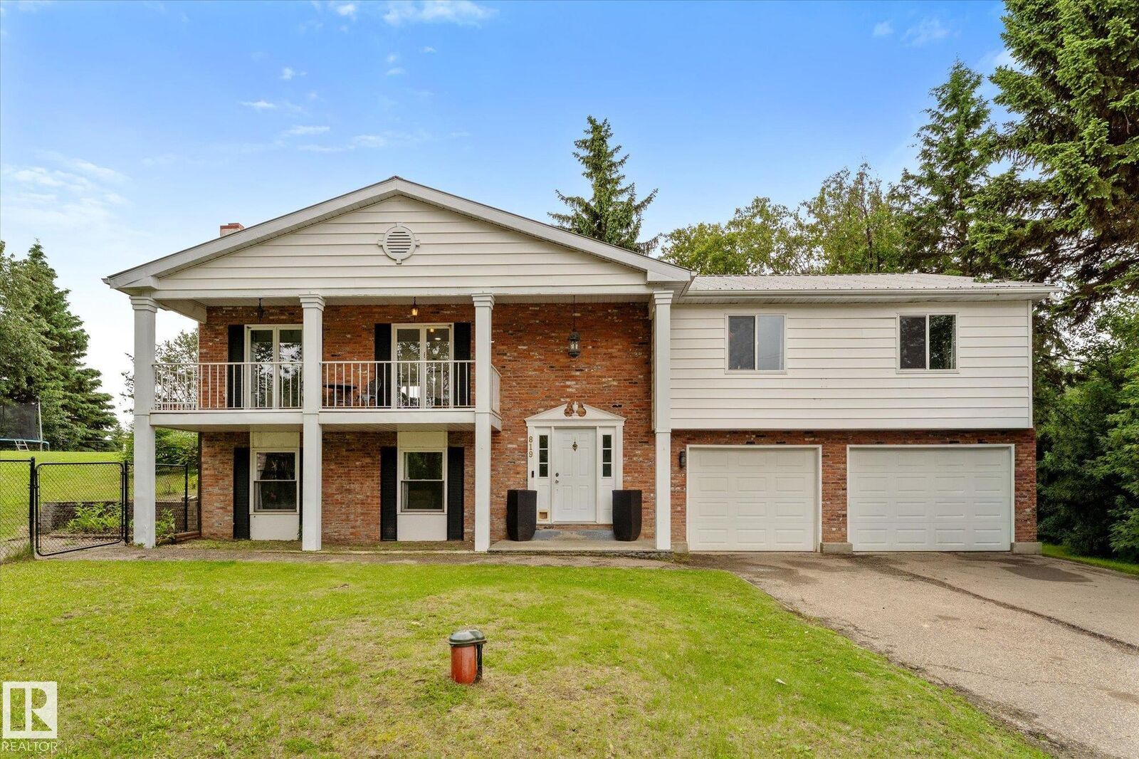 Photo de la propriété:  819 Hermitage Drive  AB T7Z 2T3 