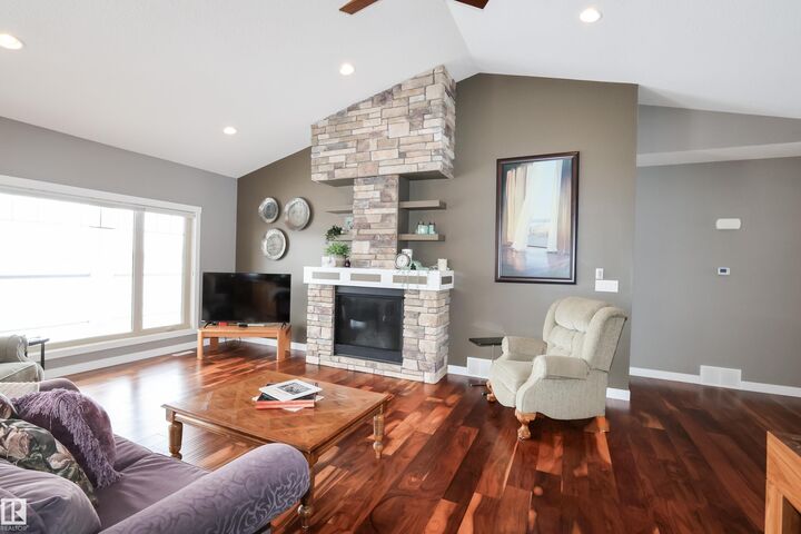 Property Photo: 10508 103 AB T8R 0E7