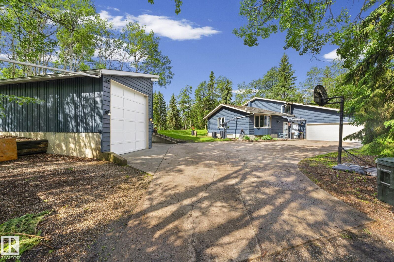 Property Photo: 22051 Twp Road 530 265 AB T8E 2C5
