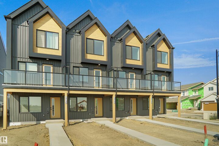 Property Photo:  534 Uplands Drive NW  AB T6M 3M3 
