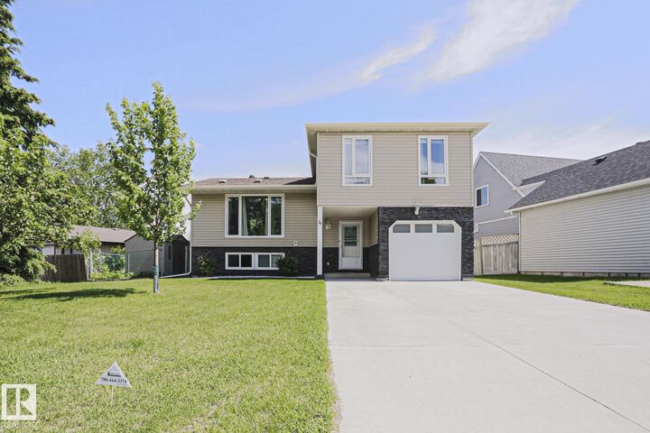 Property Photo:  4 Goebel Close  AB T7X 2A2 