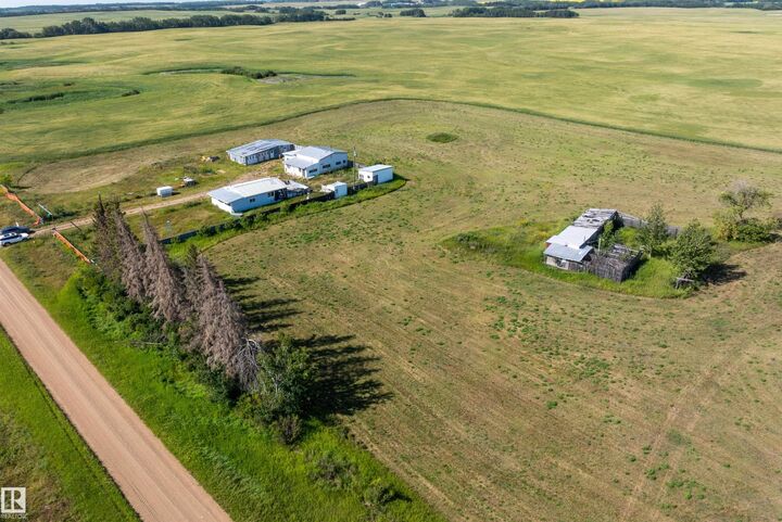 Property Photo:  534072 Range Road 85  AB T0B 3K0 