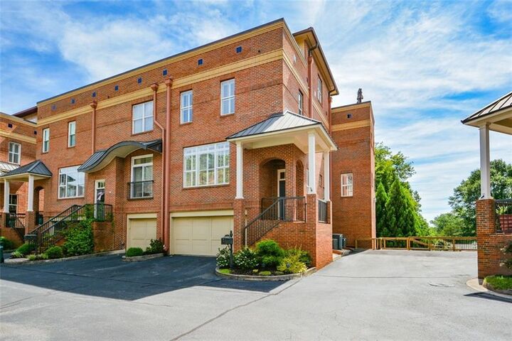 Property Photo:  40 Emerson Hill Square  GA 30060 