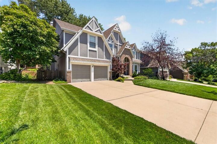 Property Photo: 13139 Kessler Street KS 66213