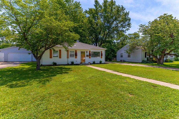 Property Photo: 3317 Stratford Road IN 47710
