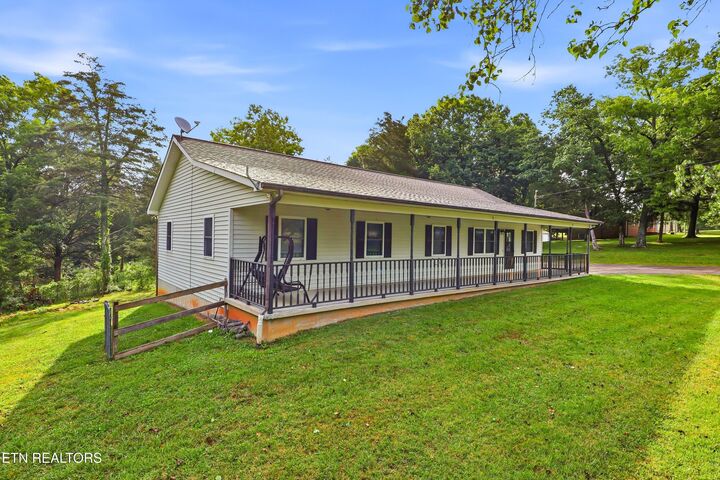 Property Photo:  677 Bethel Rd  TN 37716 