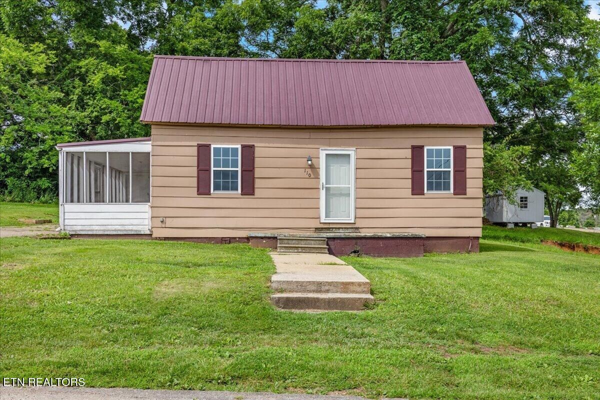 Property Photo: 110 Elm St TN 37826