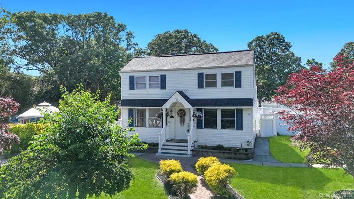 Property Photo:  22 Wagon Lane E  NY 11720 