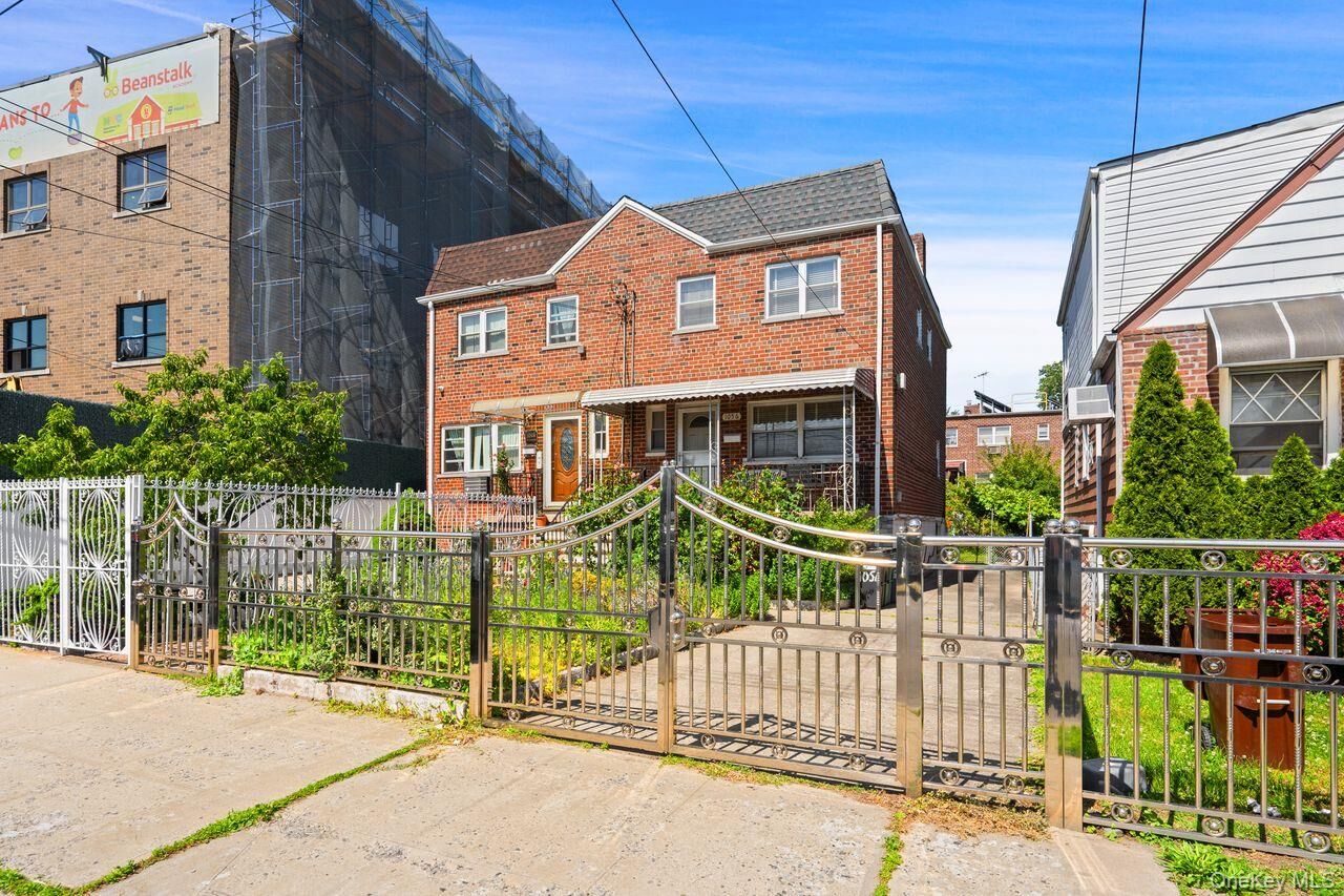 Property Photo:  1056 Swinton Avenue  NY 10465 