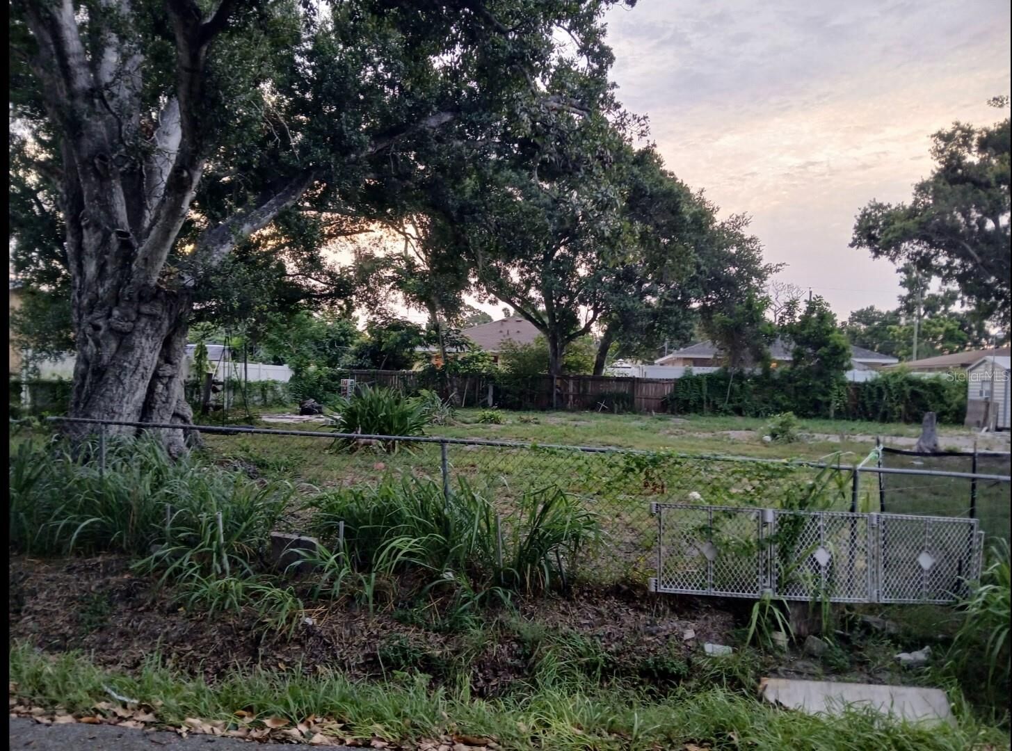 Property Photo: 4116 Locust Avenue FL 34234