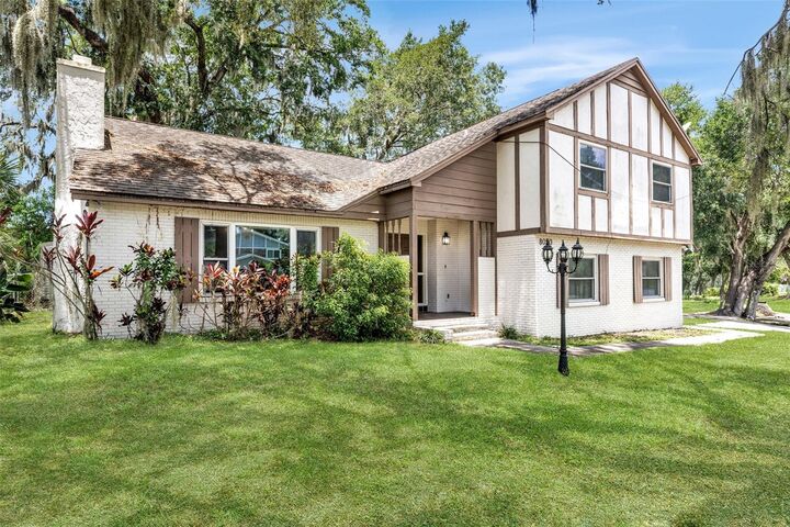 Property Photo:  8020 Tierra Verde Drive  FL 33617 