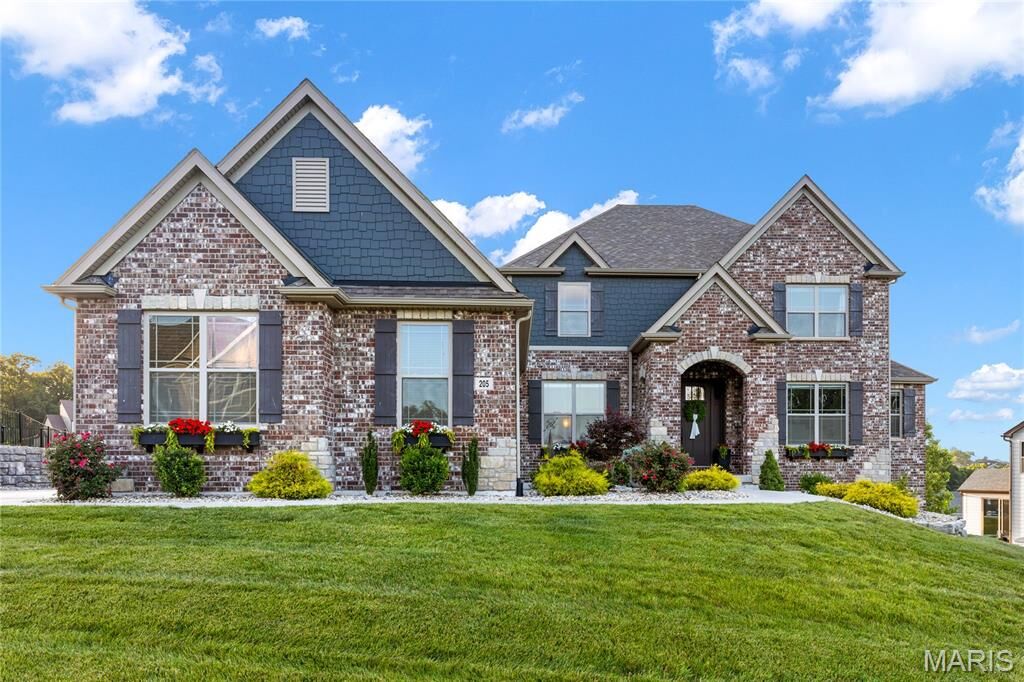Property Photo:  205 Westleigh Court  MO 63385 