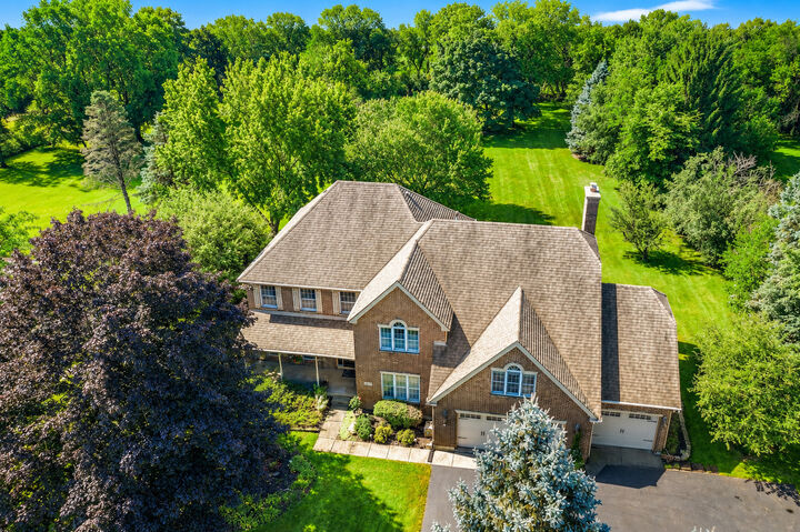 Property Photo: 2617 Crystal Way IL 60012