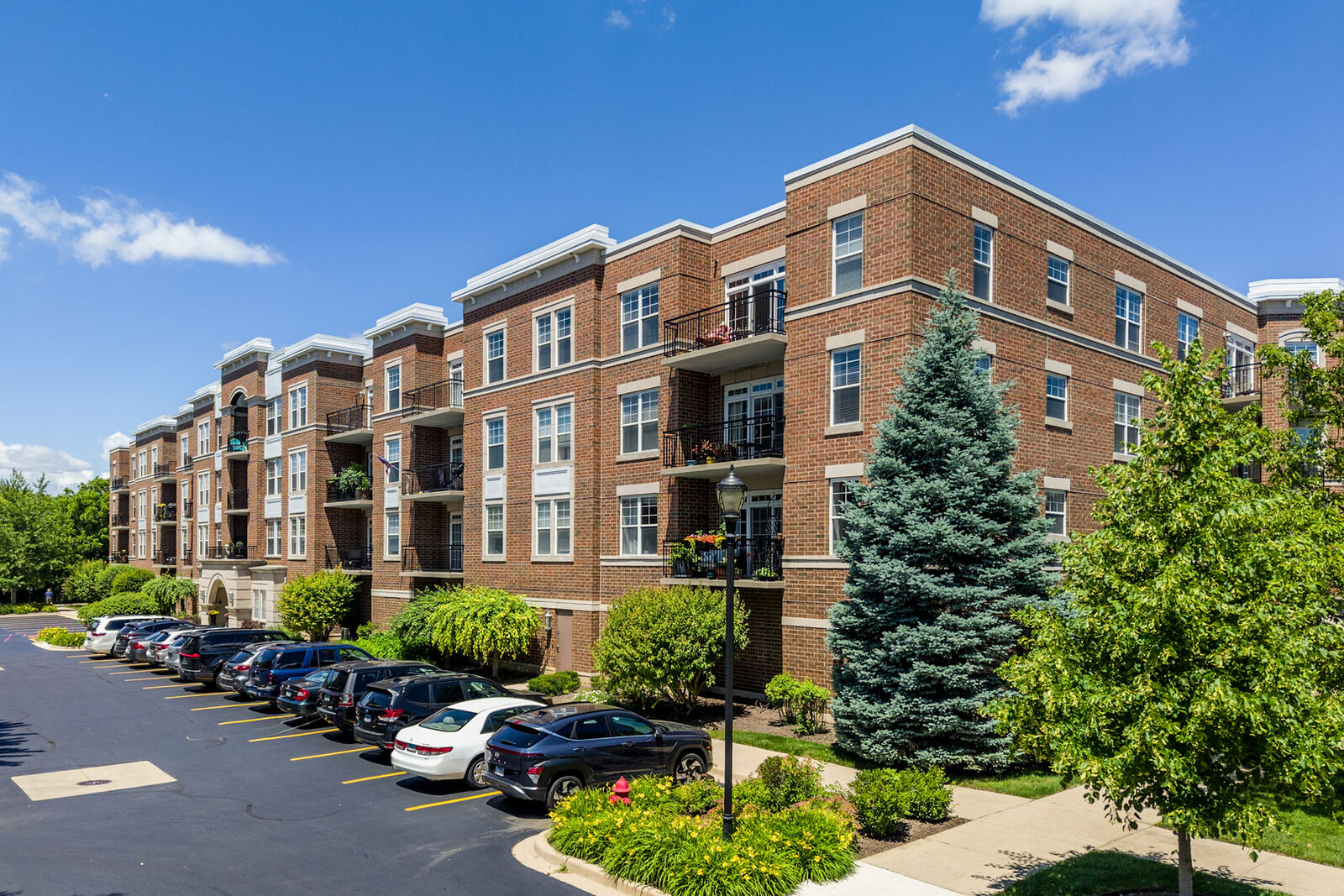 Property Photo: 435 W Wood Street 311 IL 60067