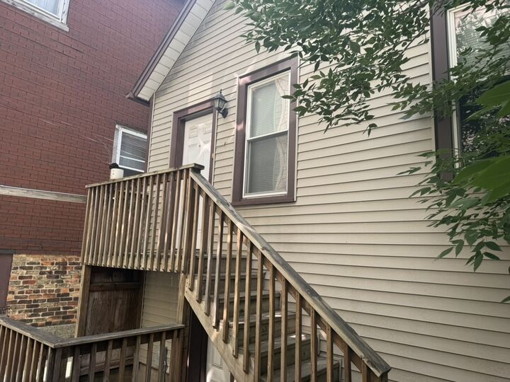 Property Photo:  2418 N Western Avenue 1R  IL 60647 
