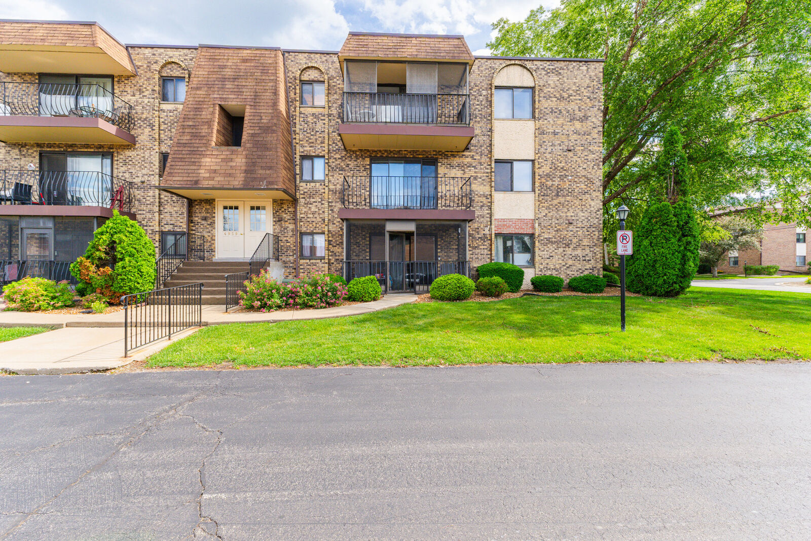 Property Photo:  4959 134th Place 1A  IL 60418 