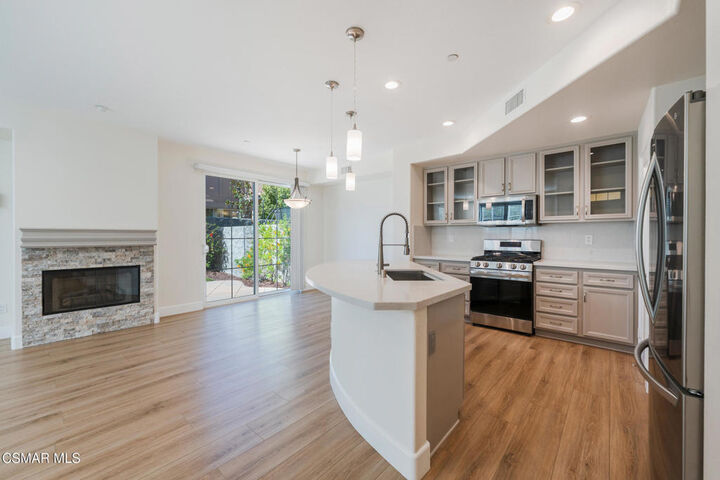 Property Photo:  4117 Orontes Way B  CA 93063 