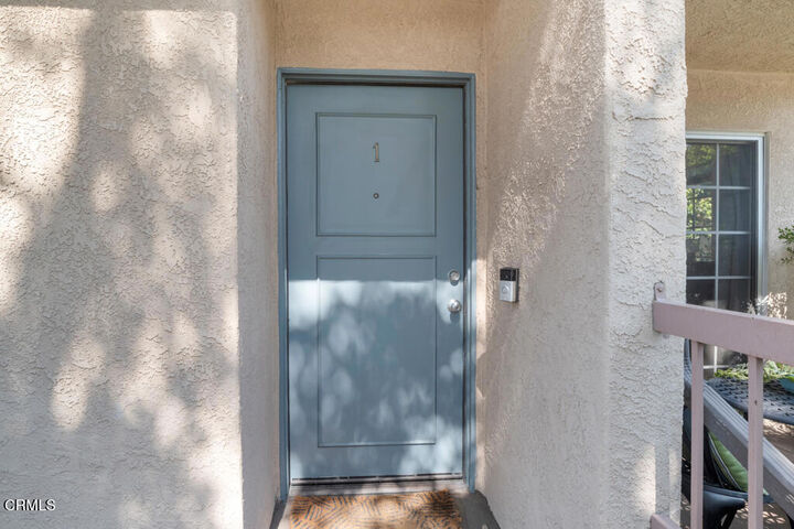 Property Photo:  77 N Michigan Avenue 1  CA 91106 