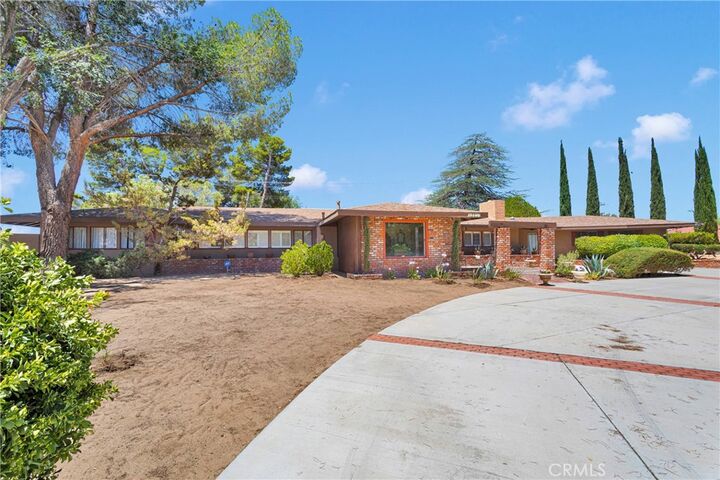 Property Photo:  19955 Chickasaw Road  CA 92307 