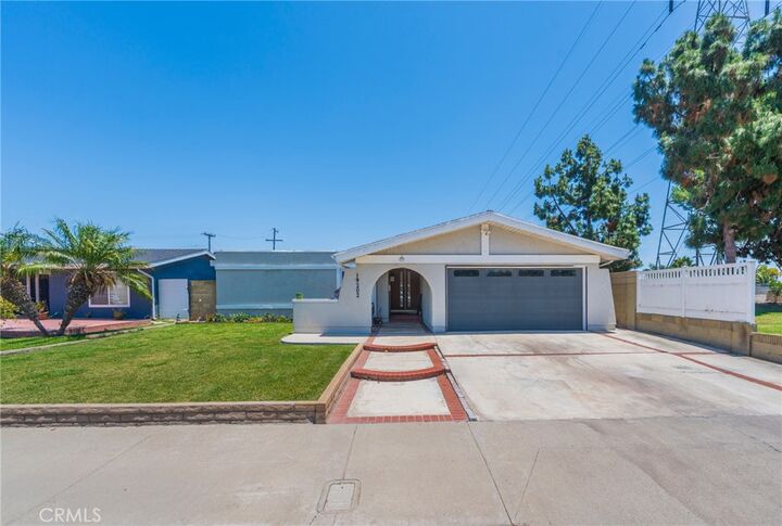 Property Photo: 19202 Hickory CA 92646