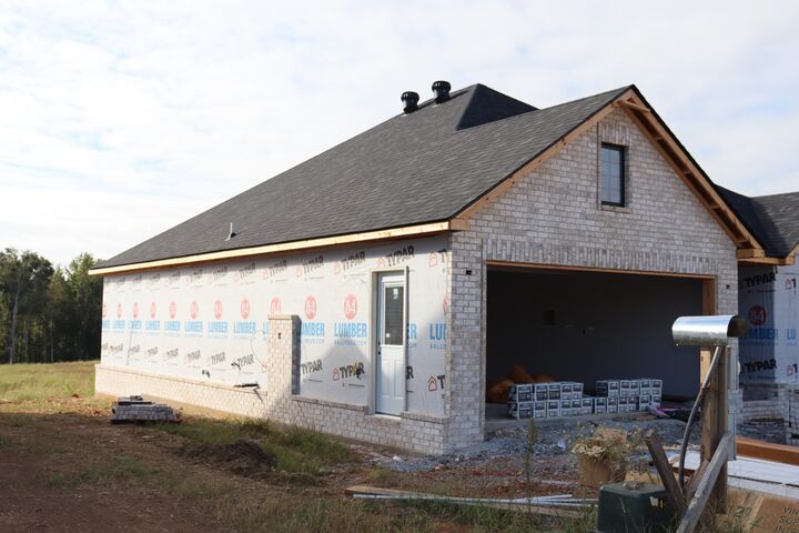 Property Photo: 840 Cedar Wood Dr TN 37043