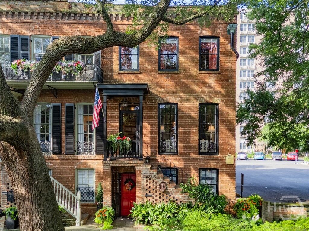 Property Photo:  313 E Jones Street  GA 31401 